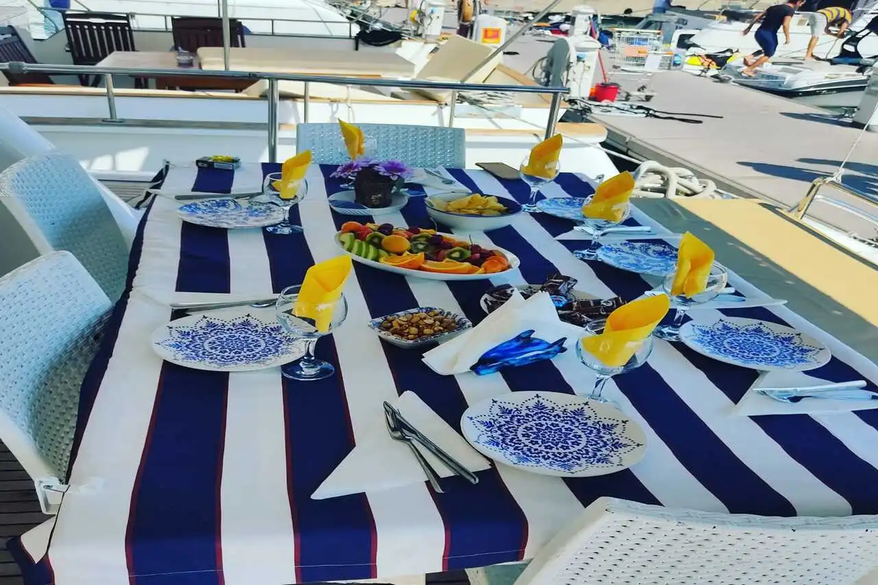 Antalya Yat Kiralama 16m Özel Yapım 49